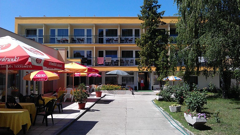 Szent István Hotel – Balatonlelle (Hotel Piros)