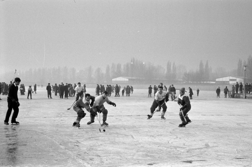 Jégkorong a Balaton jegén, 1967
