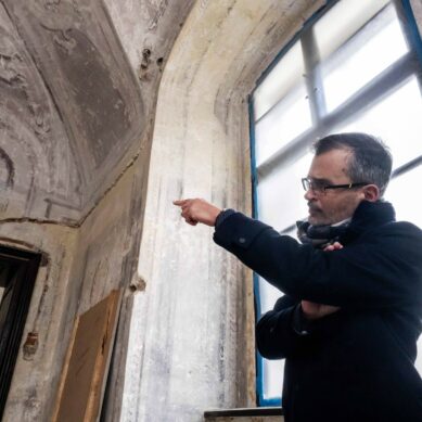 Különleges mennyezeti festményekre bukkantak a veszprémi várnegyed kanonoki épületeiben